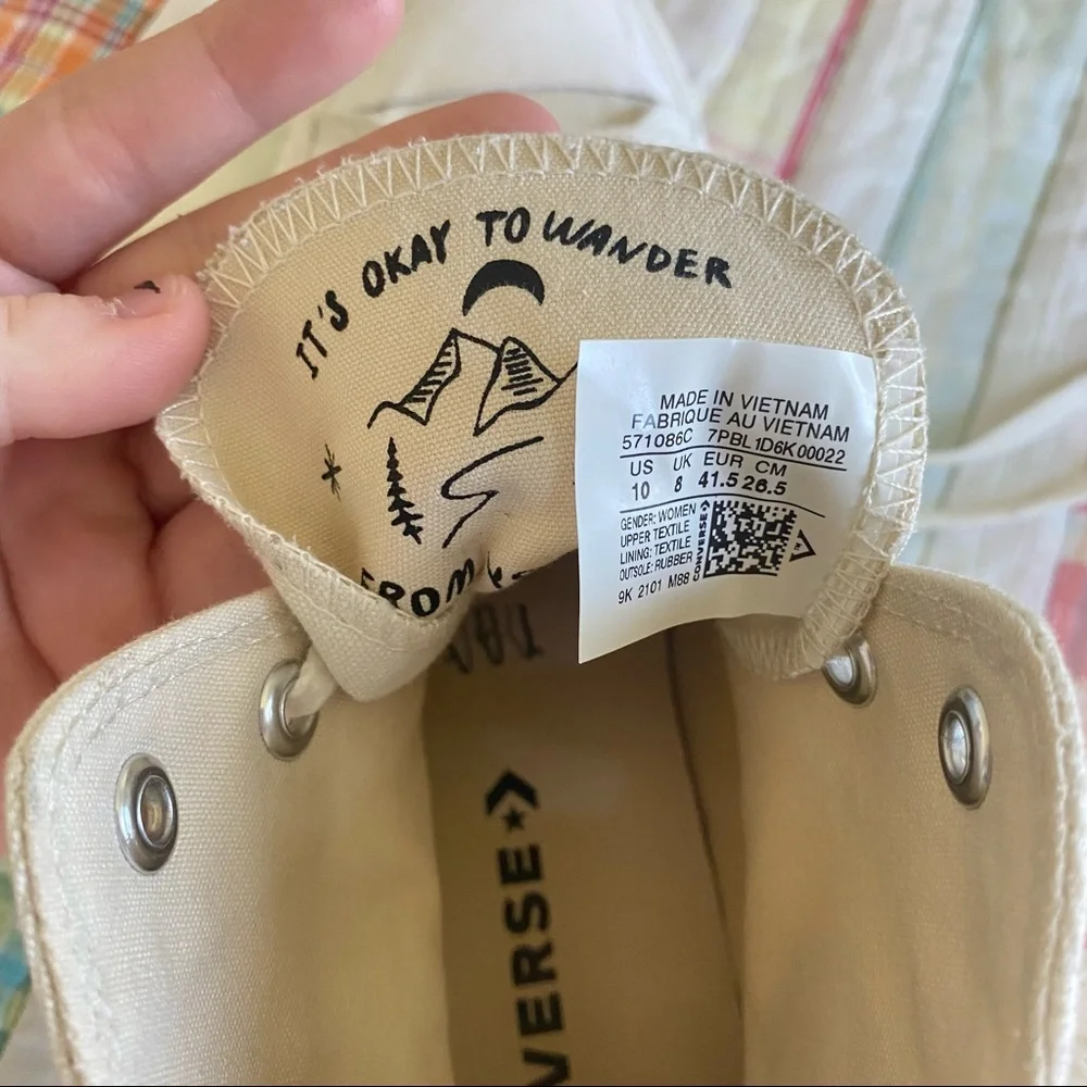 “it’s okay to wander” platform converse - Picture 4 of 4